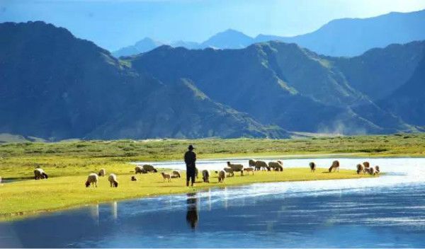 扭住文化主线发展乡村旅游